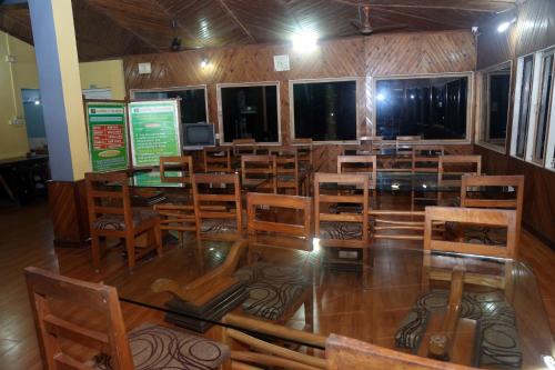 Posezení v ubytování Aranya Jungle Resorts