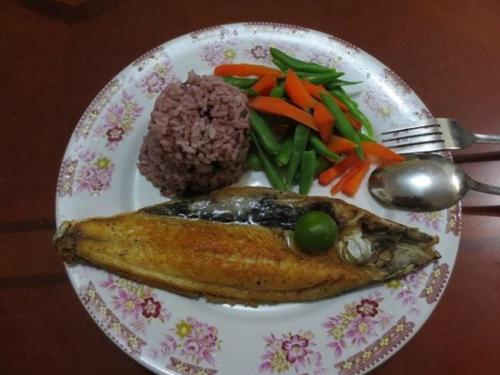 Makanan di atau di tempat lain dekat homestay