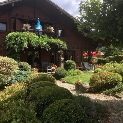 Κήπος έξω από το Chalet les Chouettes