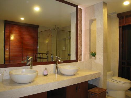 Phòng tắm tại 4BR Pearl Villa at Furramar Danang