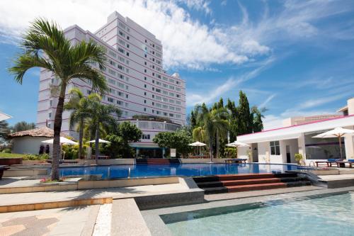 La alberca dentro o cerca de TTC Hotel Phan Thiet