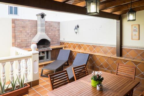 AMAZING DUPLEX 3 bedrooms GOOD WIFI with terrace & BBQ