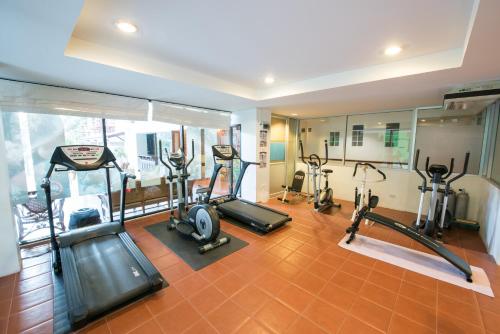 Fitness centrum a/nebo fitness zařízení v ubytování Koh Tao Montra Resort