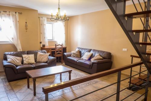 AMAZING DUPLEX 3 bedrooms GOOD WIFI with terrace & BBQ