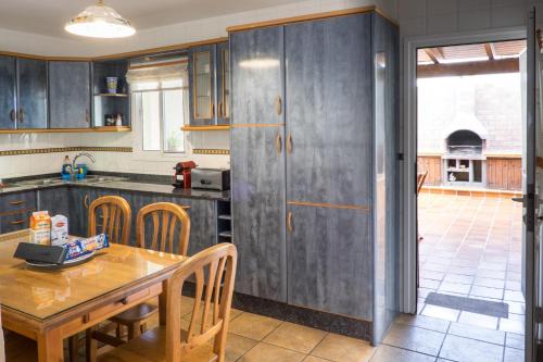 AMAZING DUPLEX 3 bedrooms GOOD WIFI with terrace & BBQ
