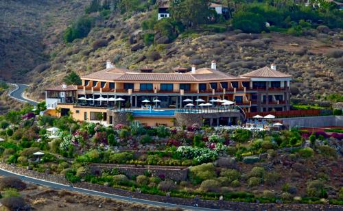 a model of a hotel on a mountain at Casa León Royal Retreat in Maspalomas