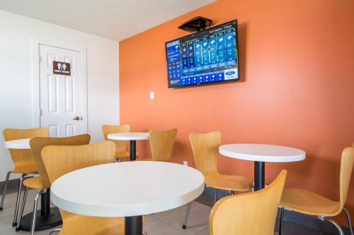 Gambar di galeri bagi Motel 6-Fort Nelson, BC di Fort Nelson
