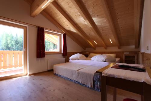 Gallery image of Pension Waldesruh in Sölden