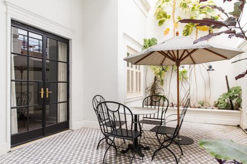 Kawasan patio atau luaran di American Trade Hotel