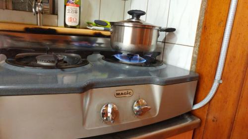 Dapur atau dapur kecil di Exclusive Use Whole House For You