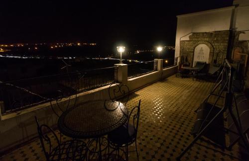 Riad Damia Suite & Spaにあるバルコニーまたはテラス