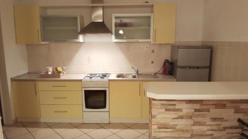 Dapur atau dapur kecil di Holiday Home Božičević