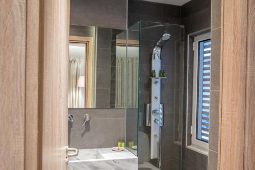 Koupelna v ubytování AD Athens Luxury Rooms & Suites