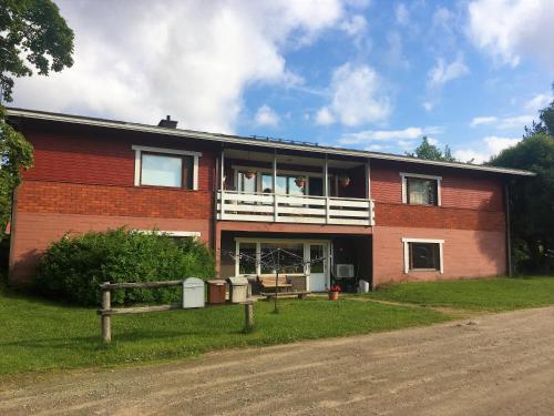 Φωτογραφία από το άλμπουμ του Surkeenjärvi Countryside B&B σε Moksinkylä