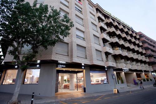 Το κτήριο όπου στεγάζεται  το ξενοδοχείο