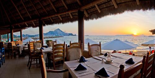 מסעדה או מקום אחר לאכול בו ב-Hotel Marina Puerto Dorado - Todo Incluido