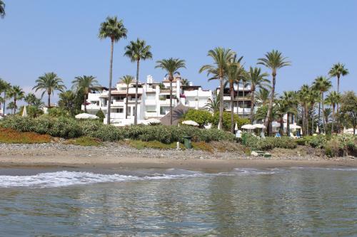 Alcazaba Beach Apartment 3302