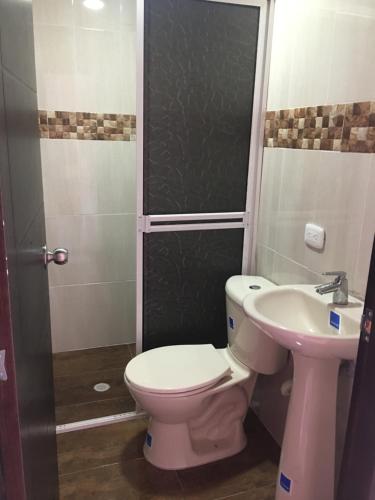 Ένα μπάνιο στο Apartamentos Isla Tropical