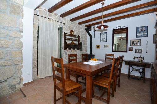 Gallery image of House Dida Mate - cozy house in nature with heated pool in Tučepi