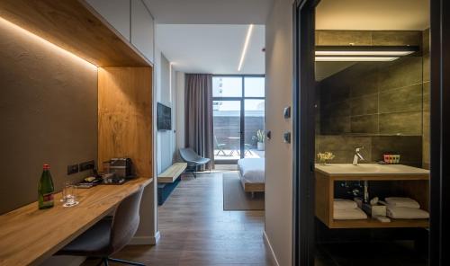 Koupelna v ubytování La Cappella Business Boutique Hotel