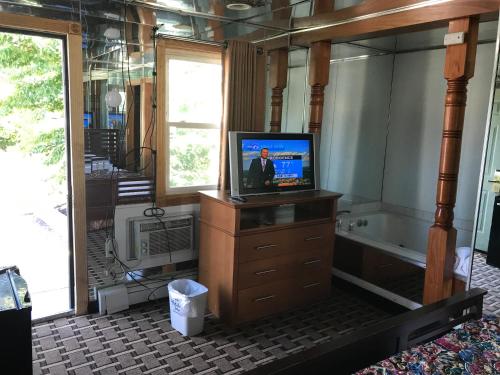 Μια τηλεόραση ή/και κέντρο ψυχαγωγίας στο Capri Motel