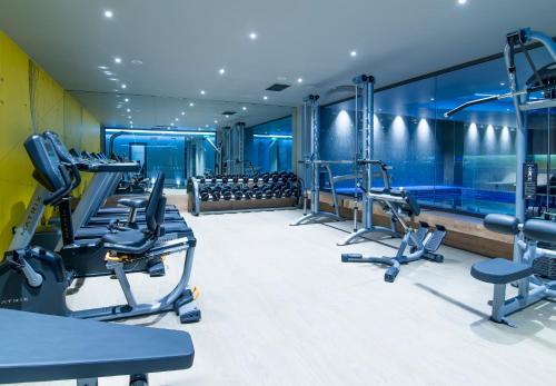 Fitness centrum a/nebo fitness zařízení v ubytování Messier 53 Hotel Yerevan