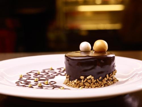 Makanan di atau berdekatan hotel