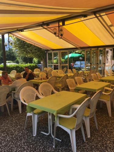 Ristorante Campagnaにあるレストランまたは飲食店