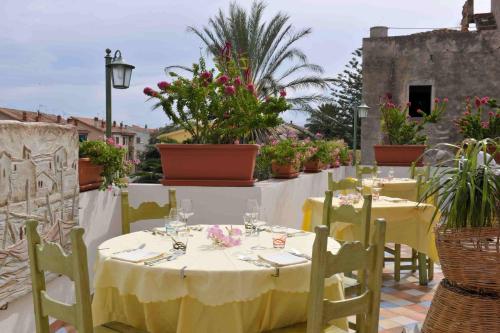 Restoran atau tempat lain untuk makan di Hotel Su Barchile