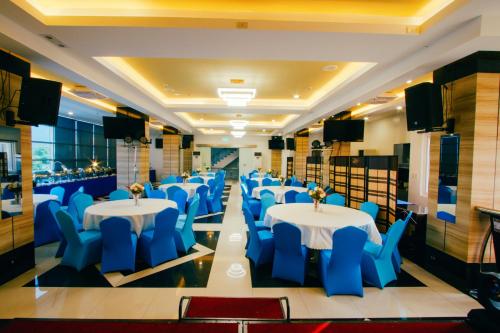 Facade Hotelにあるレストランまたは飲食店