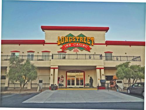 a front view of a fast food restaurant at Longstreet Inn & Casino in Amargosa Valley