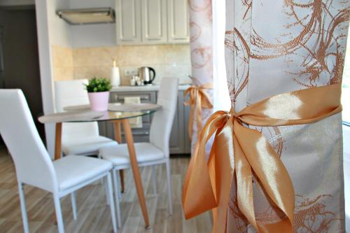 Η κουζίνα ή μικρή κουζίνα στο Letīcijas apartamenti