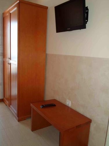 Μια τηλεόραση ή/και κέντρο ψυχαγωγίας στο Apartments Stević - Monaco