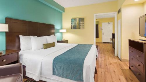 Gallery image of Best Western Plus Deerfield Beach Hotel & Suites in Deerfield Beach