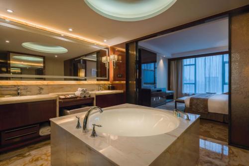Gallery image of Happiness Hotel in Changzhou
