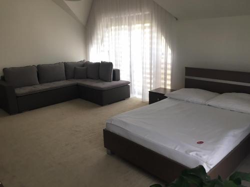 Ένα ή περισσότερα κρεβάτια σε δωμάτιο στο Hotel i Restauracja Jan