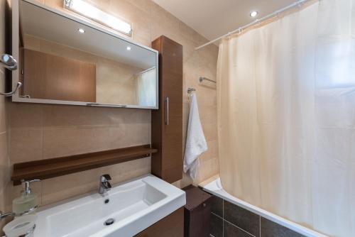 Koupelna v ubytování Elani Villa Dieci by Luxlikehome