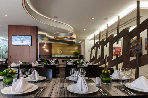 Ruang duduk di Best Western Plus 93 Park Hotel