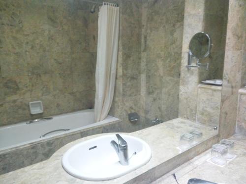Un baño de Sari Ater Kamboti Hotel Bandung
