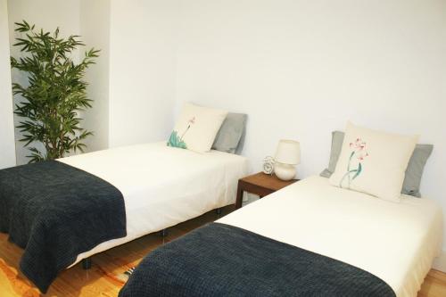 Charming Estoril Apt Beach 5 Min Walk