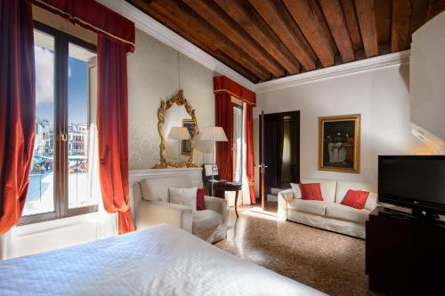 Posezení v ubytování Ruzzini Palace Hotel