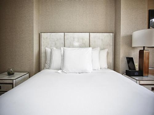 Katil atau katil-katil dalam bilik di The J House Greenwich Hotel