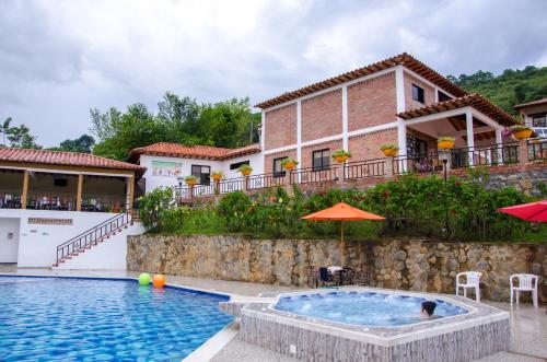 Piscina di Hotel La Montaña San Gil o nelle vicinanze