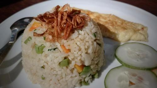 Đồ ăn tại/gần nhà khách