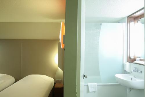 Koupelna v ubytování Hôtel Inn Design Resto Novo Nantes Sainte Luce