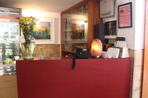 Gambar di galeri bagi Hostal Montserrat di Tona