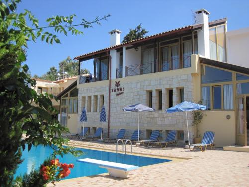 The swimming pool at or close to Vamos Palace Apartments