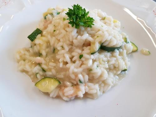 Makanan di atau berdekatan hotel