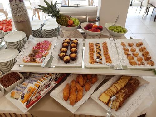 Makanan di atau berdekatan hotel
