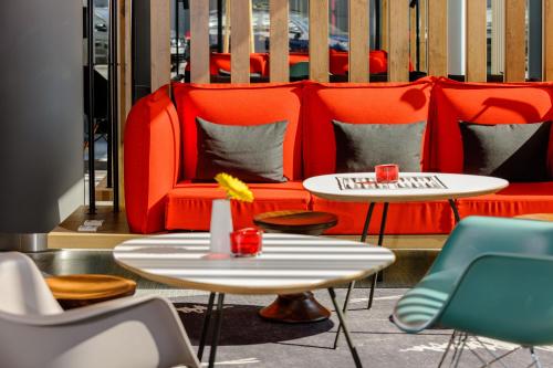 Zona de estar de ibis Wien Hauptbahnhof